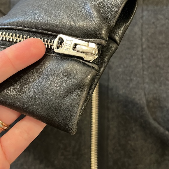 RARE Aritzia Cocoon Coat with leather sleeve - Picture 4 of 8